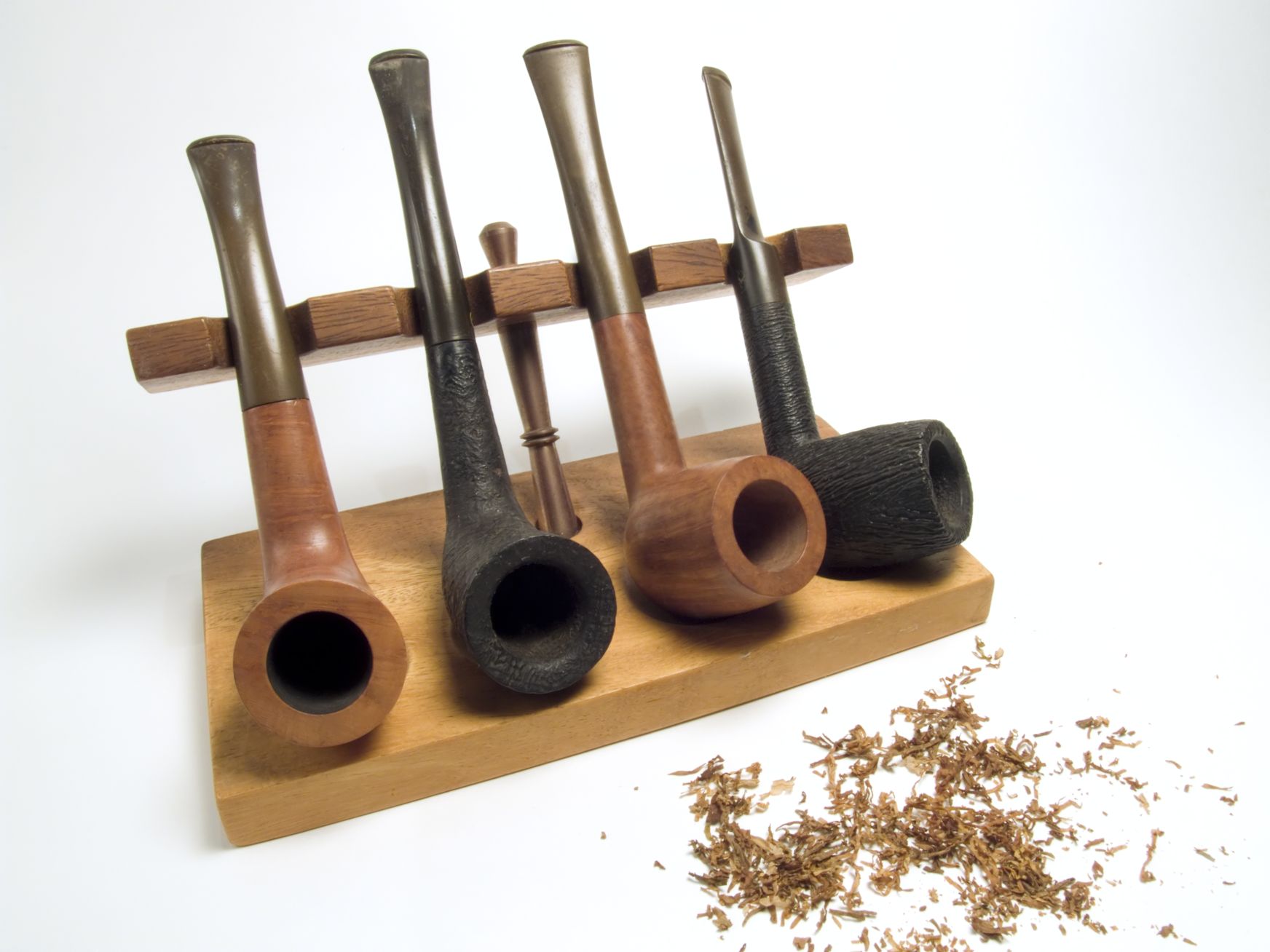 Pipes & Smokers Articles